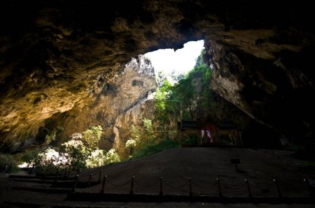 Foto de El interior de la antigua cueva en la ciudad de china - Imagen libre de derechos