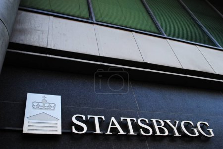 Téléchargez les photos : Statsbygg signe sur le fond, gros plan - en image libre de droit