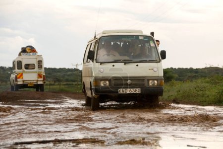 Téléchargez les photos : Scenic African shot of Road flood - en image libre de droit