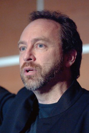 Téléchargez les photos : Jimmy Wales, co-founder of Wikipedia at the Webcom 2010 conference in Montreal. - en image libre de droit