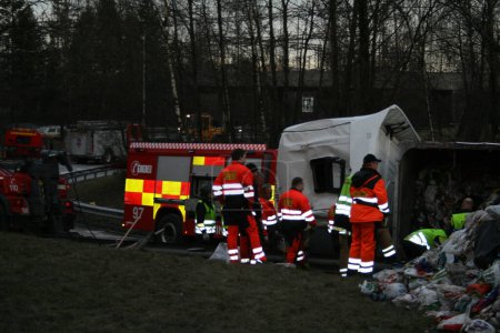 Téléchargez les photos : Fire department and rescue truck - en image libre de droit