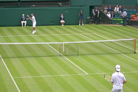 Foto de Jugador de tenis profesional jugando - Imagen libre de derechos