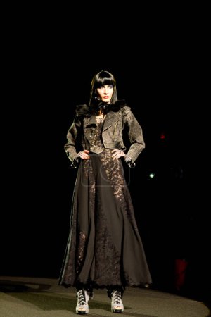 Foto de Modelo en la pasarela de la colección Betsey Johnson Otoño 2011 en Fashion Week Nueva York - Imagen libre de derechos