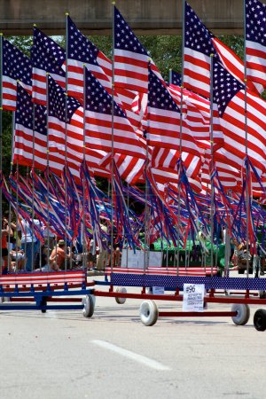 Téléchargez les photos : Etats-Unis drapeaux, 2011 Art Car Parade, festival de rue à Houston - en image libre de droit