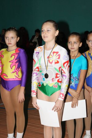 Téléchargez les photos : Enfants à Open Cup de Donetsk en aérobic sportif - en image libre de droit