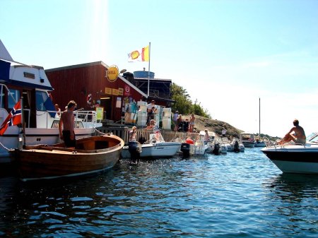 Foto de Estilo de vida escandinavo - barcos en el puerto - Imagen libre de derechos