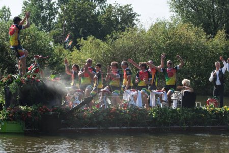 Téléchargez les photos : Westland Floating Flower Parade 2011, The Netherlands - en image libre de droit