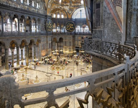 Téléchargez les photos : Grande salle Hagia Sofia des galeries - en image libre de droit
