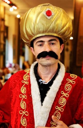 Foto de Camarero turco vestido de sultán - Imagen libre de derechos