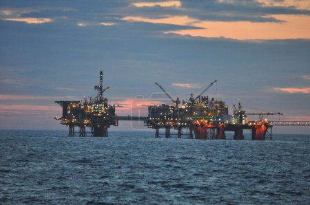 Téléchargez les photos : Ekofisk est un champ pétrolifère dans le secteur norvégien de la mer du Nord - en image libre de droit