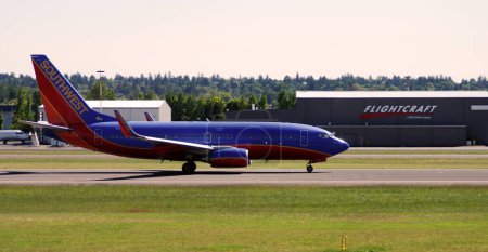 Téléchargez les photos : Aéronefs sur le déposé à Portland aéroport - en image libre de droit