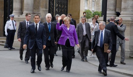 Foto de Nicolas Sarkozy y Angela Merkel - Imagen libre de derechos