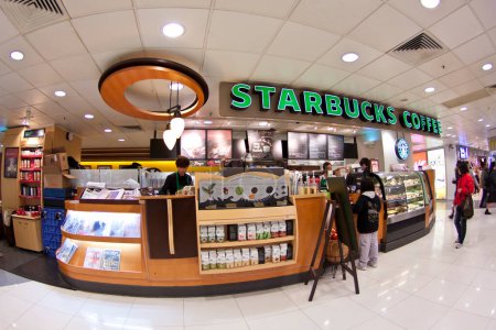 Téléchargez les photos : Starbucks Café à Hong Kong centre commercial - en image libre de droit