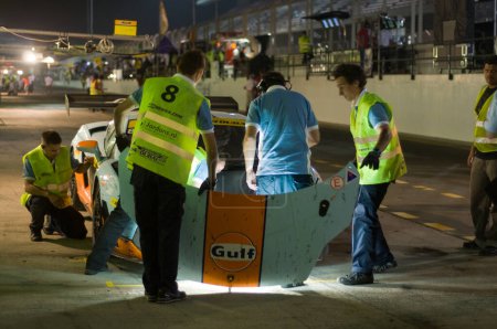 Téléchargez les photos : Course de 24 heures à l'Autodrome de Dubaï le 14 janvier 2012 - en image libre de droit