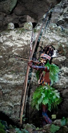 Foto de El líder de una tribu papú de Yafi - Imagen libre de derechos