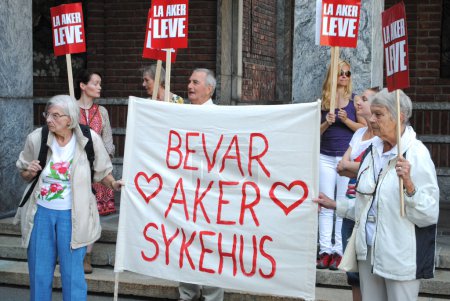 Téléchargez les photos : Manifestation contre la vente de l'hôpital Aker - en image libre de droit