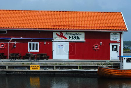 Téléchargez les photos : Nevlunghavn fishery in the harbor - en image libre de droit