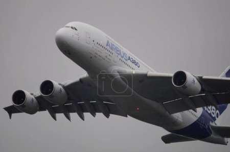 Téléchargez les photos : Farnborough 2012 dans le ciel - en image libre de droit
