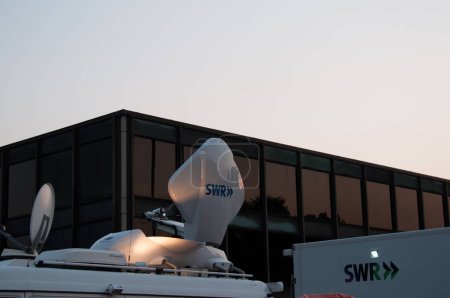 Foto de Broadcast Truck of SWR en Stuttgart, Alemania - Imagen libre de derechos
