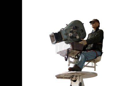 Téléchargez les photos : Caméraman travail avec caméscope HD sur fond blanc - en image libre de droit