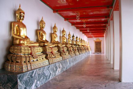 Foto de "Estatuas de Buda en Wat Po, Bangkok" - Imagen libre de derechos