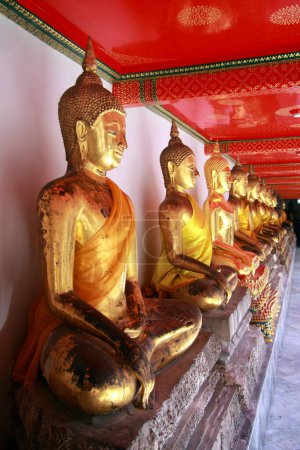 Foto de Estatuas de Buda en Wat Po, Bangkok - Imagen libre de derechos