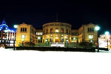 Foto de Parlamento noruego Stortinget en Oslo, Noruega - Imagen libre de derechos