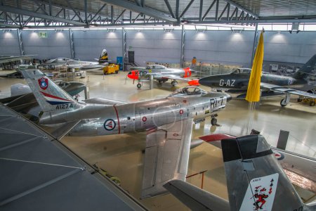 Téléchargez les photos : L'ancienne force aérienne dans le musée - en image libre de droit