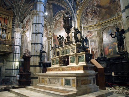 Foto de Siena, vista del interior de la catedral - Imagen libre de derechos
