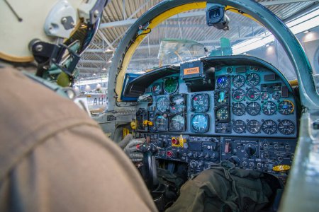 Téléchargez les photos : Northrop f-5a combattant de la liberté, cockpit et tableau de bord - en image libre de droit