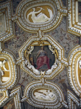 Téléchargez les photos : "Photo de plafonds décorés dans le Palais des Doges - Venise" - en image libre de droit