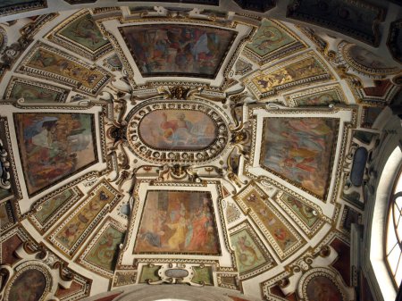 Téléchargez les photos : Volterra - Plafond intérieur de la cathédrale - en image libre de droit