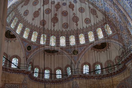 Téléchargez les photos : Istambul - l'intérieur de la mosquée bleue - en image libre de droit