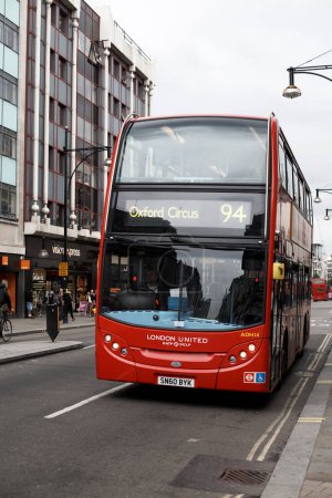 Téléchargez les photos : Bus Londres à deux étages - en image libre de droit