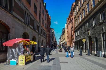 Téléchargez les photos : Vue sur la rue de Stockholm en Suède - en image libre de droit