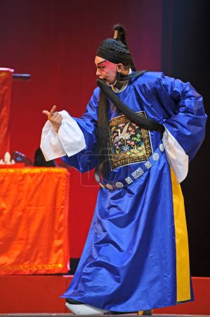 Foto de Actor de ópera tradicional chino con disfraz teatral - Imagen libre de derechos