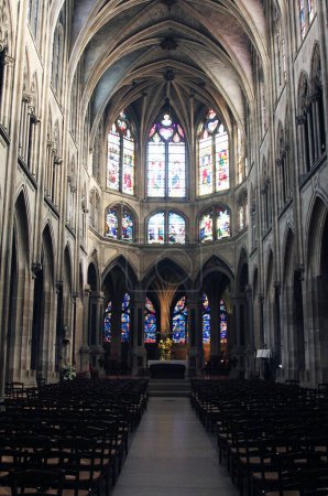 Téléchargez les photos : Paris - intérieur de l "église Saint-Severin - en image libre de droit