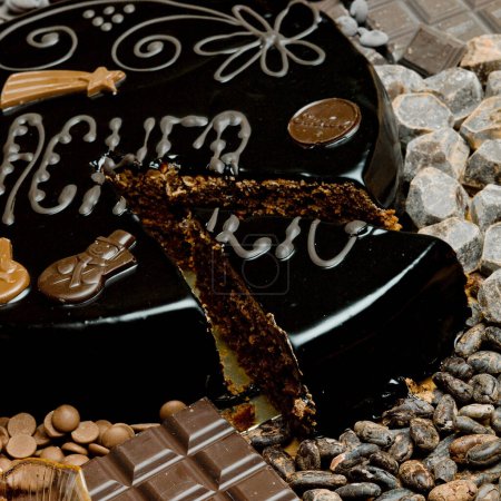 Téléchargez les photos : Gâteau Sacher "s nature morte - en image libre de droit