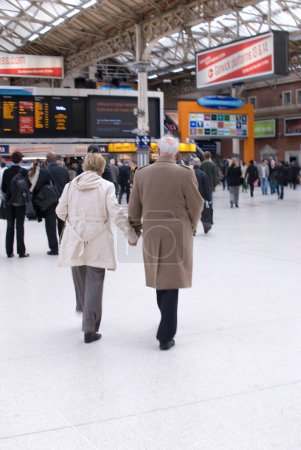 Foto de Gente en la estación Victoria, Londres - Imagen libre de derechos