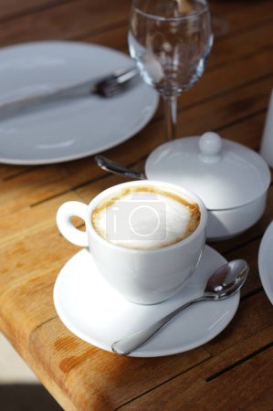 Téléchargez les photos : Coupe de cappuccino vue rapprochée - en image libre de droit