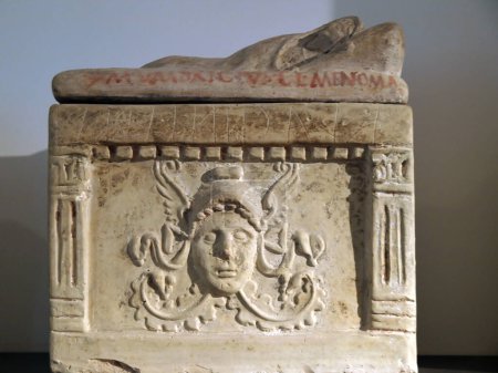 Foto de Arte etrusco antiguo en el museo - Imagen libre de derechos