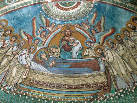 Téléchargez les photos : Chiusi - La cathédrale romane de San Secondiano - en image libre de droit
