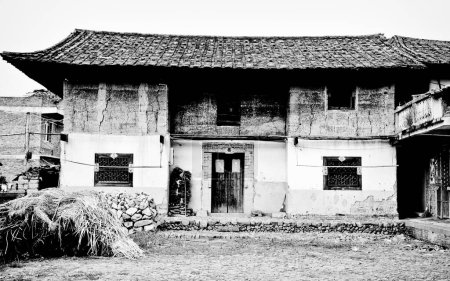 Téléchargez les photos : Traditional Chinese Farmhouse black and white photo - en image libre de droit