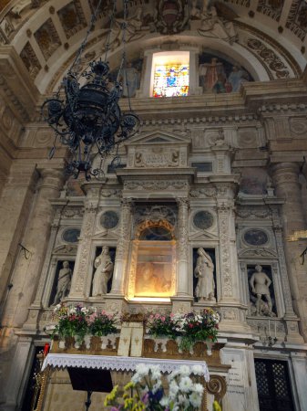 Foto de El Santuario de la Madonna Di San Biagio, Montepulciano - Imagen libre de derechos