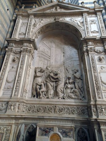 Foto de Interior de la catedral cristiana de Orvieto - Imagen libre de derechos