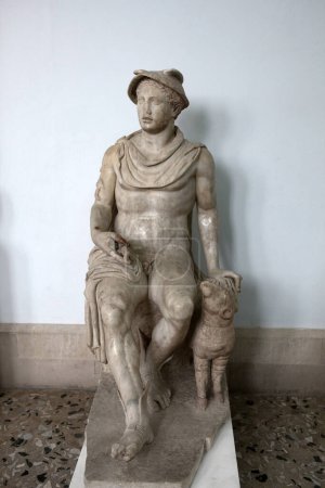 Téléchargez les photos : Ancienne sculpture dans la ville de Kos. Dodécanèse, Grèce - en image libre de droit