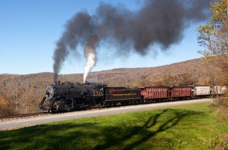 Téléchargez les photos : WM Propulsion des trains à vapeur le long du chemin de fer - en image libre de droit