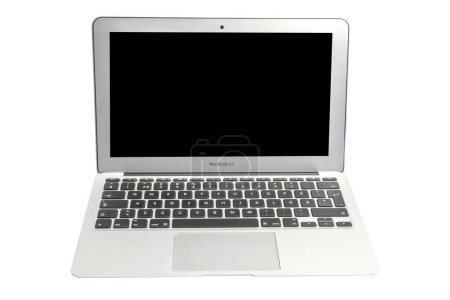 Téléchargez les photos : Nouvel ordinateur portable moderne avec écran vierge isolé sur fond blanc - en image libre de droit