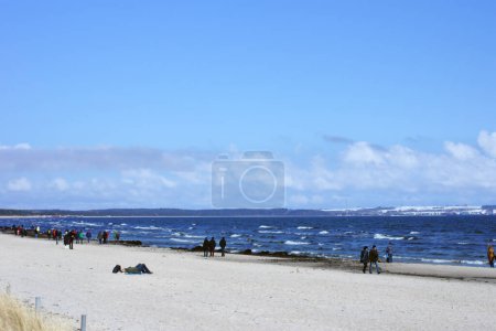 Foto de Personas en la playa del Báltico Binz - Imagen libre de derechos