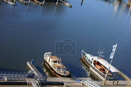 Foto de Boats moored at Harbor Dmitz - Imagen libre de derechos